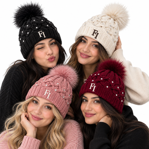 Bonnet d'hiver en tricot torsadé noir avec pompon et strass, logo brodé personnalisé, pour femme, casquette tendance, fournisseur B2B en gros - Product Image 3