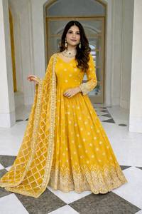 Robe Anarkali brodée jaune à manches longues, longueur ras du sol, avec dupatta, tenue de mariage traditionnelle indienne et pakistanaise - Product Image 2