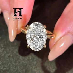 Bague de fiançailles ovale de luxe par Heerak Diamonds - Diamant de laboratoire ou naturel personnalisable en or - Product Image 3