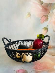 Panier à fruits classique en fer avec surface lisse thermolaquée pour le rangement quotidien de la cuisine et la mise en valeur décorative de la table - Product Image 6