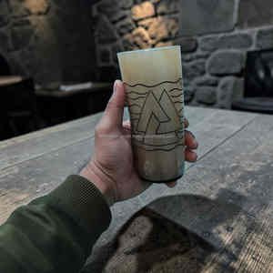 Mug authentique en corne de bœuf Viking, sculpté à la main, tasse rustique pour bière et hydromel à prix avantageux - Product Image 3