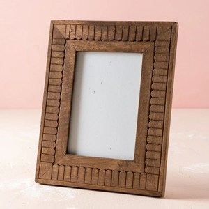 Marco de fotos de madera hecho a mano para uso en oficina y hogar - Product Image 4