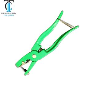 Pinza manual para etiquetas de oreja de ganado, herramienta de identificación animal, TARIQ CRAFTED INDUSTRIES - Product Image 5