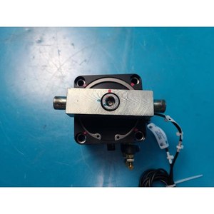 Cilindro de sujeción Lam Research 2300 Exelan Flex45 T/M 2, Cilindro de sujeción 2300 Exelan Flex45 T/M 2 usado tal como está, Legacy Semiconductor E - Product Image 2