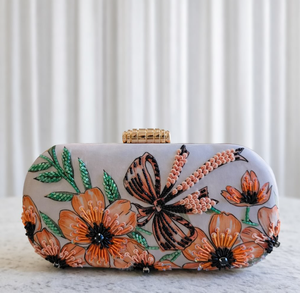 Pochette brodée de perles colorées pour femmes |   Sac de soirée bohème à fleurs, demi-lune, avec perles, pour mariage |   Fête artisanale indienne pour femmes - Product Image 3