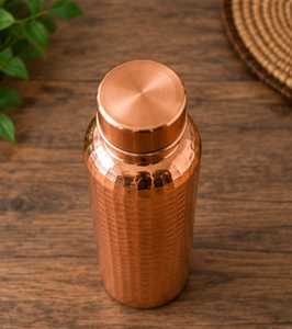 Botella de Agua de Cobre Puro Martillado con Tapa Hermética, Botella Ayurvédica para Hidratación Diaria, Diseño Artesanal - Product Image 4