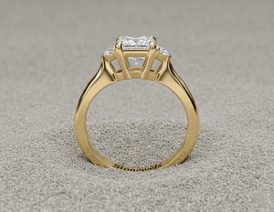 Anillo de Compromiso de Oro de 14K con Diamante Cultivado en Laboratorio, Corte Radiante, Diamante Central, Piedras Laterales en Forma de Media Luna, Anillo de Novia de Tres Piedras - Product Image 4