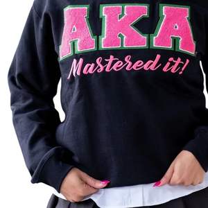 Sweat-shirt noir unisexe AKA Mastered It, col rond, lettres en chenille, coton premium, décontracté, élégant, confortable - Product Image 5