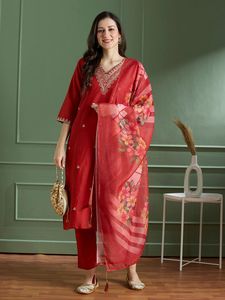 Ensemble haut et pantalon en rayonne slub de haute qualité avec broderie au fil de coton et imprimé numérique Chanderi, accompagné d'un dupatta à latkan. - Product Image 2