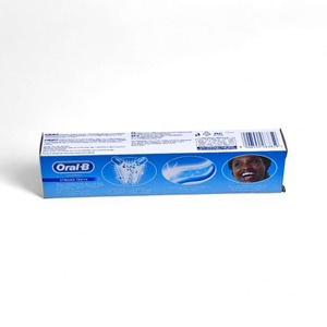 Dentifrice Oral-B pour adultes, blanchissant et pour dents sensibles, saveur menthe, parfum pêche aux herbes, anti-caries, usage domestique - Product Image 5