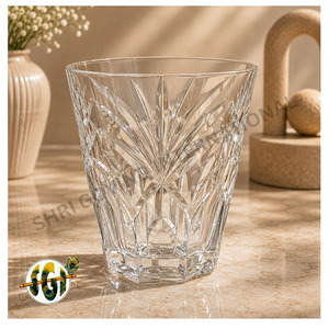 Verre à cocktail artisanal de luxe, design classique taillé à la main, pour les fêtes - Product Image 4