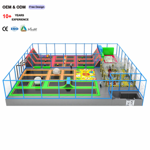 Parc de trampolines Flyfun, zone de saut intérieure complète avec terrain de basket-ball, parcours ninja, dodgeball pour tous les âges - Product Image 1