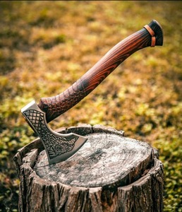 Hacha Vikinga con Cabeza de Dragón, Hacha de Batalla Vikinga Hecha a Mano, Hoja de Acero con Alto Contenido de Carbono Forjada, Mango de Madera Grabado, con Funda de Cuero - Product Image 1