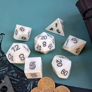 Dés en os de style boutique, dés en os polyédriques personnalisés avec impression pour jeux de table de luxe, accessoires de jeu en gros - Product Image 1