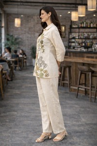 Traje de novia de georgette de diseñador para mujer con bordados elaborados y cancan - Product Image 6