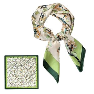 Foulard carré en polyester imprimé motif floral, imitation soie, pour usage quotidien ou comme cadeau - Product Image 4