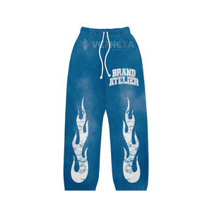 Chándal de invierno personalizado de algodón grueso con estampado serigrafiado, efecto desgastado y parches. - Product Image 5