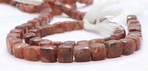 ลูกปัดทรงลูกบาศก์เจียระไนจากหินซันสโตนธรรมชาติ AAA ขนาด 6 ถึง 7 มม. รูปทรงกล่อง ความยาว 8 นิ้ว หินซันสโตนธรรมชาติ ลูกปัดทรงลูกบาศก์ 3 มิติ จำนวนมาก - Product Image 6
