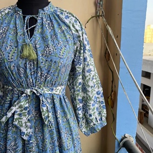 Robe longue maxi à manches longues, col en V, imprimé floral, en tissu de coton imprimé à la main, grande taille, prix usine - Product Image 1