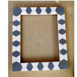 Marco de Fotos de Madera Hecho a Mano con Rayas Horizontales Azules y Marfil, Ecológico, para Decoración de Mesa Elegante y Regalos - Product Image 4