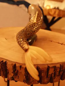 Sculpture décorative d'oiseau en corne au design luxueux pour la décoration intérieure et les cadeaux à prix abordable – Sculpture artistique d'oiseau en corne - Product Image 4