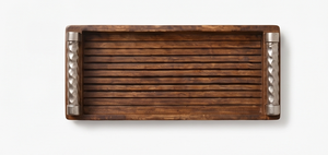 Plateau de service rectangulaire artisanal en bois de manguier, plateau décoratif avec fond à lattes et quincaillerie sculptée argentée - Product Image 2