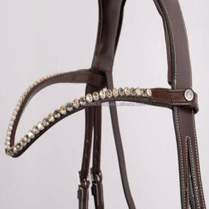 Banda para la frente de caballo de cuero negro y marrón de forma curvada suave y flexible con cristales grises brillantes diamantes de imitación banda para la frente - Product Image 2