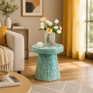 Table d'appoint extérieure ronde en mosaïque, base en pierre bleue et blanche, design côtier, meubles résistants aux intempéries - Product Image 3