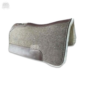 Tapis de selle en cuir et feutre de laine, design fantaisie équestre professionnel, design personnalisable - Product Image 5