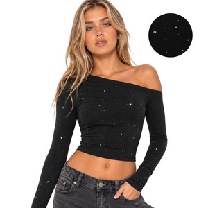 Chemisier élégant à épaules dénudées et manches longues, orné de strass, coupe ajustée, chemise pour femme, crop top de soirée personnalisé avec cristaux étincelants, noir - Product Image 1