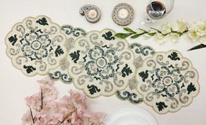 Chemin de table personnalisé, fait main, luxueux, brodé de fleurs, écologique, léger, durable, élégant et décoratif pour table à manger - Product Image 1