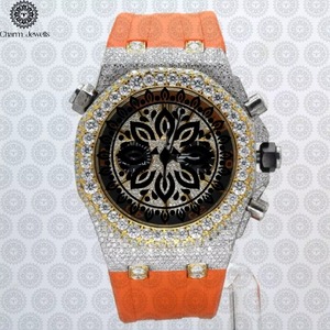 Montre de luxe pour homme en acier inoxydable de qualité supérieure, sertie de diamants Moissanite, idéale pour les affaires et les soirées, disponible à la vente. - Product Image 1