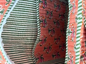 Bolsa de Lona Acolchada de Algodón con Diseño Floral, Segura para Llevar en el Avión, Bolsa de Mano Personalizada, Bolsa Organizadora de Playa - Product Image 2