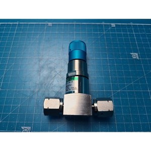 Régulateur de gaz de process CKD PGM-H-60-4R, utilisé comme pièce détachée pour équipement semi-conducteur d'occasion - Product Image 1