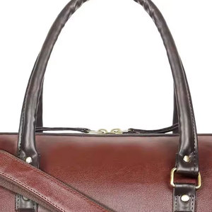 Sac de voyage en cuir de style luxueux, design classique, léger, écologique, fermeture à glissière, poignée confortable - Product Image 3