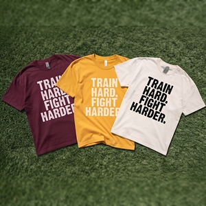 เสื้อยืดออกกำลังกายผู้ชาย พิมพ์ลาย เสื้อกีฬาแบบสั่งทำ ทรงเข้ารูป แห้งเร็ว ยืดได้ 4 ทิศทาง เสื้อยืดเทรนเนอร์พิมพ์ลาย - Product Image 1