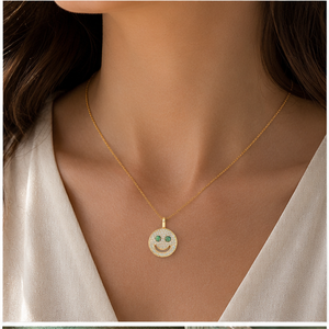 Elegante Colgante de Oro Real de 14K con Cara Sonriente Pequeña, en Oferta, con Moissanita Personalizada y Diamantes que Pasan la Prueba del Detector, Ideal para Regalo - Product Image 2