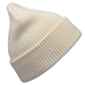 Bonnet tricoté sur mesure en gros avec motif torsadé et broderie ton sur ton pour les marques de streetwear américaines, collection hiver - Product Image 3