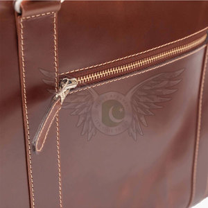 Bolso para Portátil Casual, Duradero, de Cuero Genuino, Unisex, con Correa para el Hombro y Personalización para Uso Profesional y de Oficina - Product Image 3