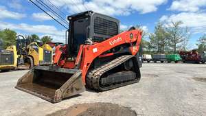 รถตักล้อยาง Kubota SVL75-2 ลดราคาพิเศษ เครื่องยนต์ดีเซล 74 แรงม้า ปั๊มไฮดรอลิก ขนาดกะทัดรัด เหมาะสำหรับงานขนย้ายวัสดุในฟาร์ม - Product Image 6