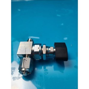 FUJIKIN C.NO.076776 Utilisé comme pièce détachée pour équipement semi-conducteur d'occasion - Product Image 1