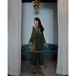 Top y Dupatta de Diseño Elegante para Vestidos de Fiesta - Product Image 4