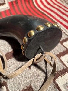 Polvo de Cuerno de Búfalo Ecológico Hecho a Mano por ILAHI, Forma Natural, Color Natural, Arte Rústico Folclórico Antiguo, Feng Shui, Coleccionable - Product Image 4