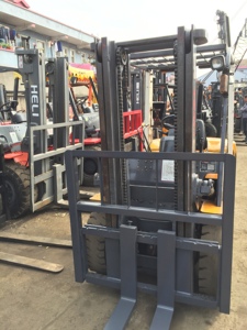 Carrello Elevatore Usato <span class=keywords><strong>TCM</strong></span> FD30 Più Venduto, Capacità 3000kg, Alimentato a Diesel, Pronto all'Uso per Magazzino, Macchina in Vendita - Product Image 4