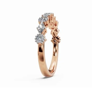 Bague en or élégante et empilable Radiance Diamond Band avec un poids total de 0,470 carat en 9 pierres, idéale pour les mariages et les occasions spéciales - Product Image 2