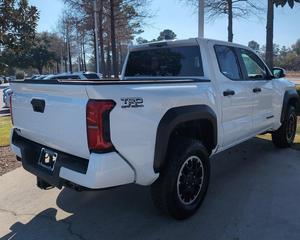 Prêt à être expédié : Toyota Tacoma 4x4 TRD Off-Road Hybride FWD Pick-up 2025 avec garantie de 3 ans, disponible à la vente - Product Image 5