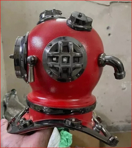 Casque de plongée sous-marine en métal rouge, décoratif, type gouvernail maritime, ornements de tête de navire nautique, sculpté et gravé, objet de présentation - Product Image 2