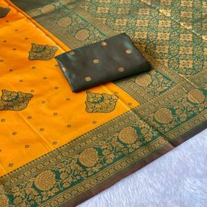 Sari en soie Banarasi indienne traditionnelle de luxe VASTRA COTTAGE avec bordure tissée jacquard et travail Butta, idéal pour les mariages et les occasions festives - Product Image 2