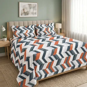 ผ้าปูที่นอนไมโครไฟเบอร์ 115 GSM สีขาวลายซิกแซกสีส้ม ผ้าคลุมเตียงน้ำหนักเบา นุ่มสบาย สำหรับตกแต่งภายในห้องนอนและเครื่องนอนในบ้าน - Product Image 4