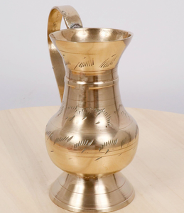 Pichet à eau doré poli 1L avec poignée pour table de cuisine, vente en gros, pichet à eau gravé pour la maison - Product Image 4